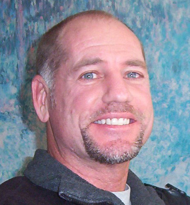 Michael Newberry, 2004, giving art lecture at Rockford College, photo by Stephen Hicks